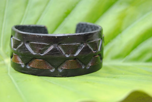 LEATHER INTERTWINED CUFF