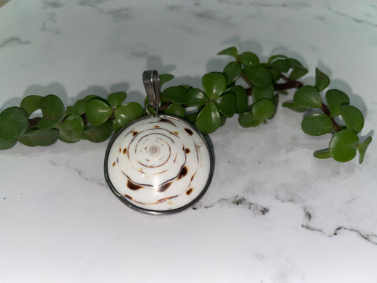 LARGE DOUBLE SIDED STERLING SILVER SHELL PENDANT WITH YELLOW ACCENT SWIRLS