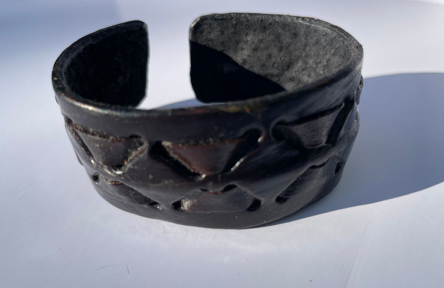 LEATHER INTERTWINED CUFF